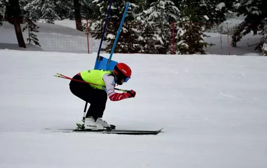 Sarıkamış'ta Kayak Yarışları Tamamlandı