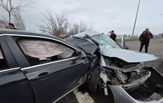 Bingöl'de feci kaza: Baba ile oğlu öldü, 4 kişi yaralandı