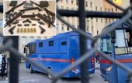 CHP'li vekilden gündem olan iddia: Uzman çavuş karakolun silahlarını ve uyuşturucuları çalıp sattı