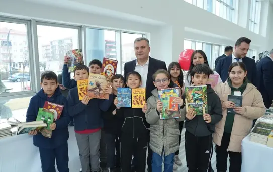 Çubuk'ta Kitap Fuarı Açıldı