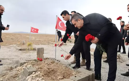 Elbistan'da Deprem Şehitleri Anıldı