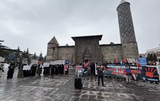 Erzurum'da Sağlık Çalışanlarından Gazze Protestosu