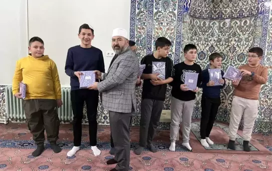 Müezzin Öğrencilere Ödül