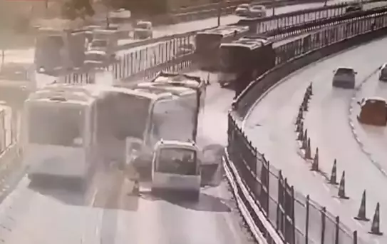 Küçükçekmece'deki Metrobüs Kazası Davasında Şoför Tahliye Edildi