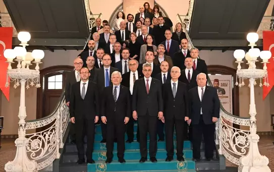 Sağlıkta Yatak Sayısı ve Hizmet Artışı