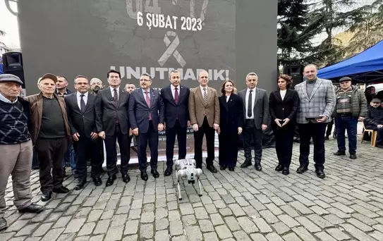 Trabzon'da, '6 Şubat 2023 Kahramanmaraş Depremleri Anma ve Toplum Farkındalık Etkinliği' yapıldı