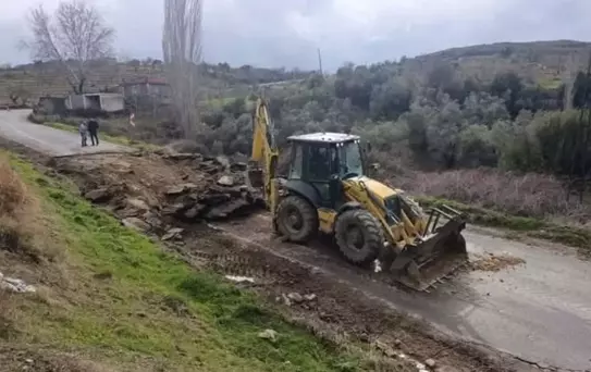 Turgutlu'da Sağanak Yağış Sonrası Taşkın ve Çöken Ev