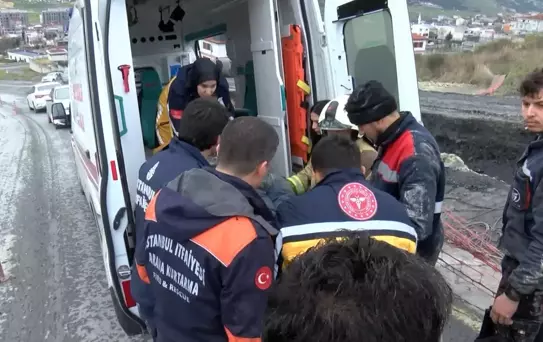 Başakşehir'de İşçi Çukura Düştü