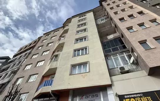 Eskişehir'de Çatıdan Düşen Operatör Hayatını Kaybetti