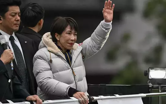Japonya'nın ilk kadın başbakanı, ülkedeki en büyük seçim zaferini kazandı