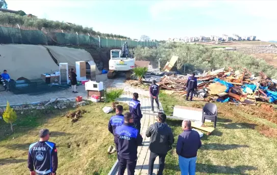 Seyhan Baraj Gölü'ndeki Kaçak Yapılar Yıkılıyor