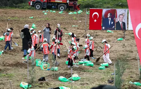 Adana'da 10 Bin Fidan Dikildi