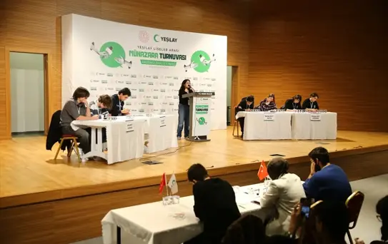 Yeşilay Münazara Turnuvası Adana'da Yapıldı