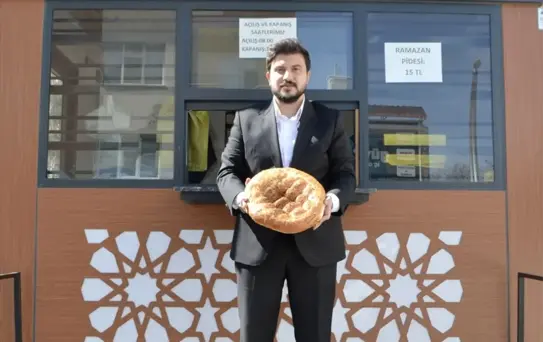 Adilcevaz'da Ramazan Pidesi 15 Lira