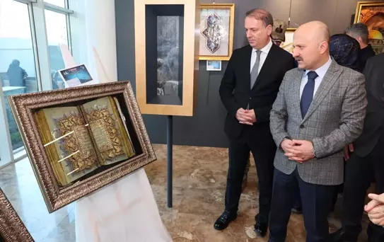 Adıyaman'da Ebru ve Hat Sergisi