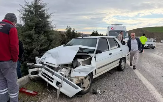Kahta'da Trafik Kazası: 5 Yaralı