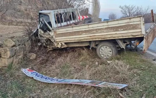 Şuhut'ta Trafik Kazası: Bir Ölü, Bir Yaralı