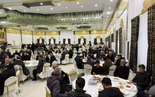 AK Parti Çermik'te İftar Programı Düzenledi