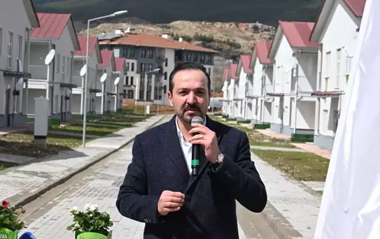 AK Parti Genel Başkan Yardımcısı Zorlu, Gaziantep'te anahtar teslim törenine katıldı Açıklaması