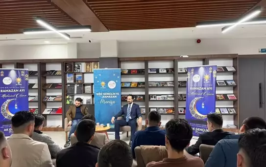 Arınç, Gençlerle Meslek Seçimi Üzerine Konuştu