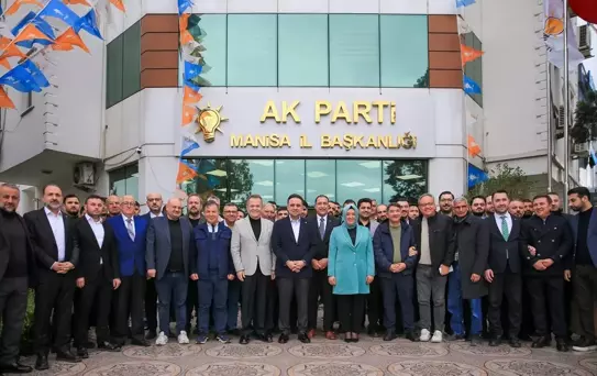 AK Parti Manisa İl Başkanlığında bayramlaşma programı düzenlendi