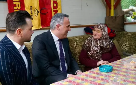 AK Parti Sakarya teşkilatı, şehit ailelerini ziyaret etti