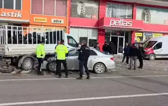 Eskil'de Trafik Kazası: 1 Yaralı