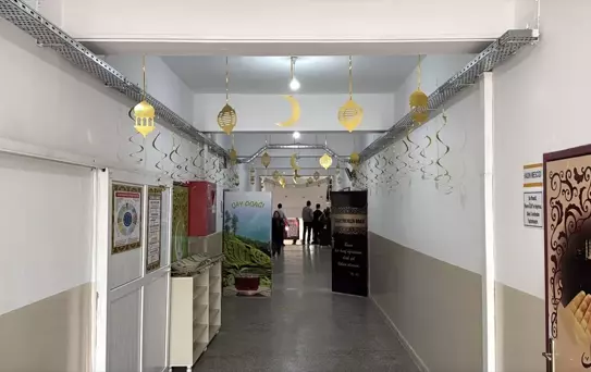 Alaçam'da ramazan öncesi okullar süslendi