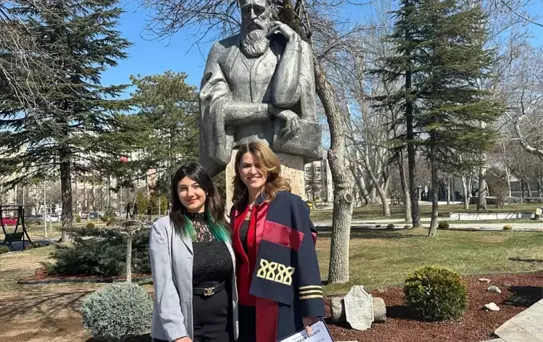 Trafik Kazasında Hekim Adayı Hayatını Kaybetti