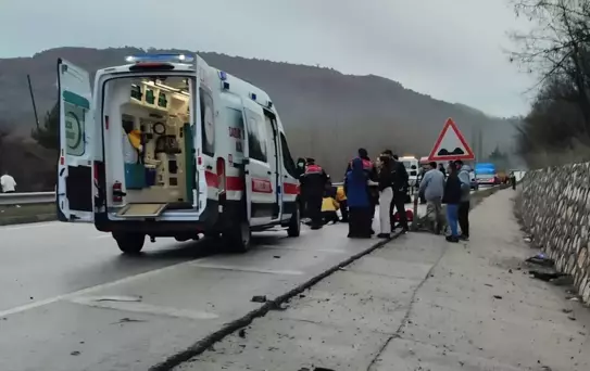 Gümüşhacıköy'de Trafik Kazası: 1 Ölü, 4 Yaralı