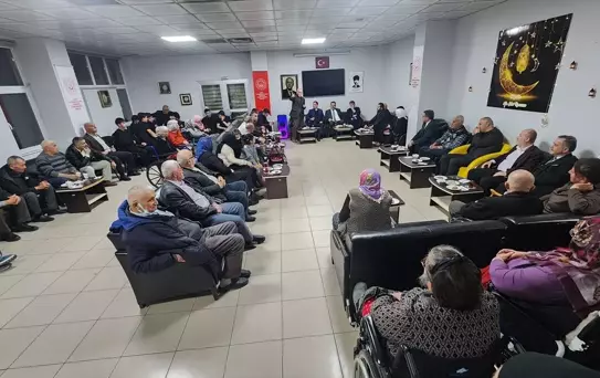 Vali Bakan Huzurevi Sakinleriyle İftar Yaptı