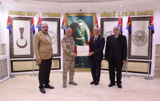 Anadolu Güvenlik Korucuları ve Şehit Aileleri Konfederasyonundan Vali Kızılkaya'ya ziyaret