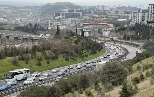 Anadolu Otoyolu'nda Bayram Dönüş Yoğunluğu