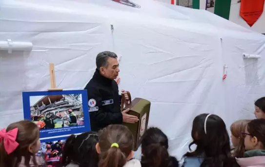 AUSAR Ekibi'nden Kreş Öğrencilerine Afet Eğitimi