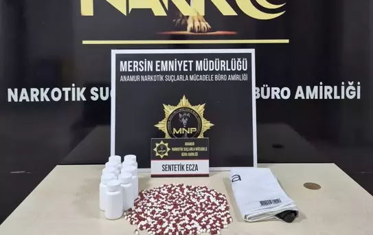 Mersin'de 489 Sentetik Ecza Hapı Ele Geçirildi