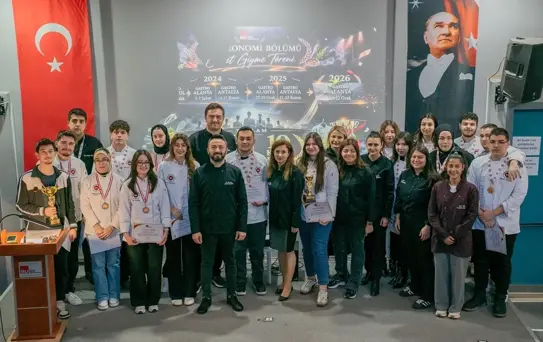 Üniversitede Ceket Giyme Töreni