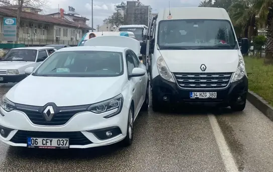 Serik'te Zincirleme Kaza: 1 Yaralı