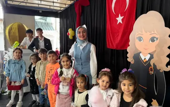 Finike'de Bayram Şenliği Coşkusu