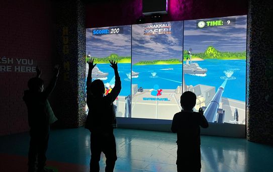 Çanakkale Sergisi Antalya'da Gala Yaptı