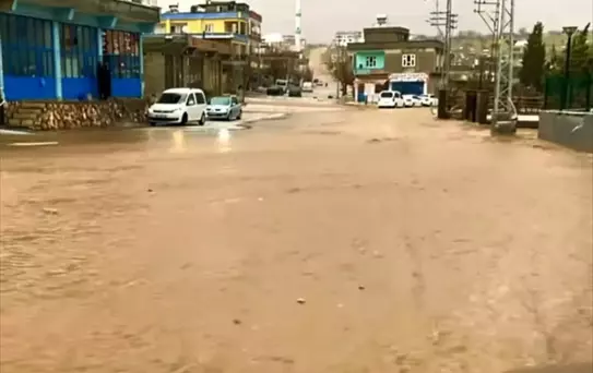 Gaziantep'te Sağanak Hayatı Olumsuz Etkiledi