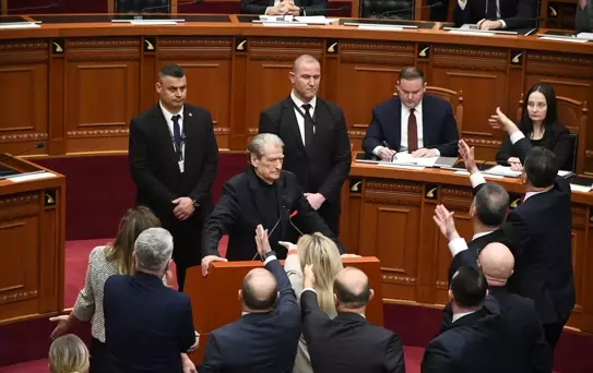 Arnavutluk'ta Kabine Değişiklikleri Onaylandı