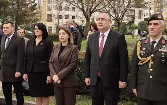 Arnavutluk'ta 18 Mart Şehitleri Anma Günü için tören düzenlendi