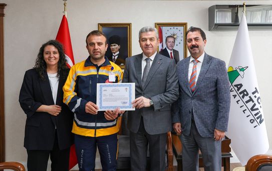 Artvin'de Yılın Sağlık Çalışanları Ödüllendirildi