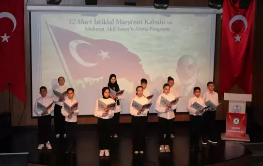 Asarcık'ta İstiklal Marşı Töreni