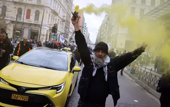 Atina'da Taksiciler Grevde