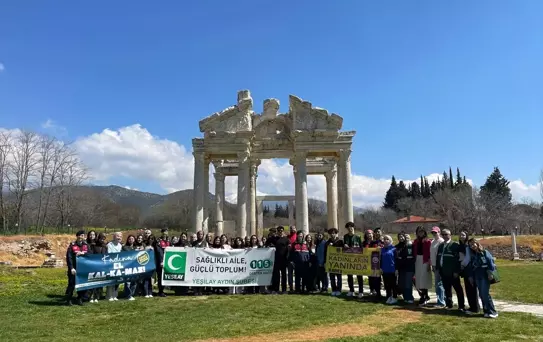 Yeşilay Gönüllüleri Afrodisias'ta