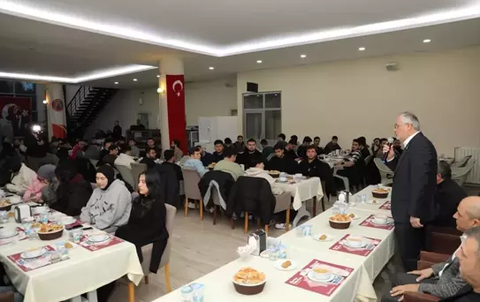 Bafra'da Öğrencilere İftar Programı Düzenlendi