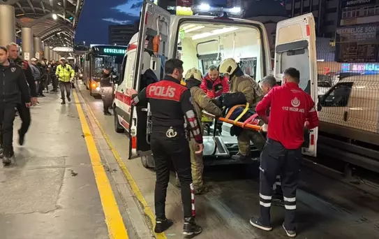 Metrobüs Kadının Ayağını Ezdik