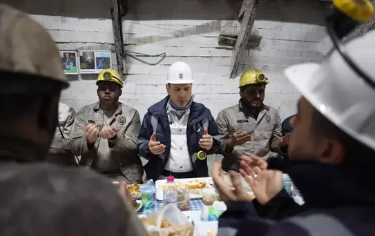 Bakan Bayraktar Madencilerle İftar Yaptı