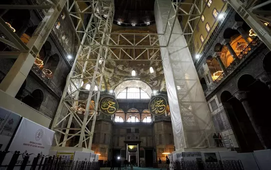 Ayasofya ve Sultanahmet'te Restorasyon İncelemesi
